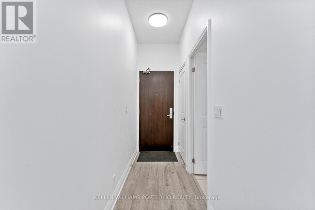 Building Photo - 1185 The Queensway