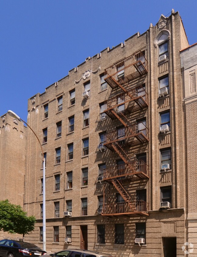 Foto del edificio - 975 E 181st St