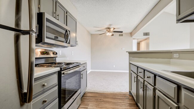 Foto del edificio - St. Moritz Apartments