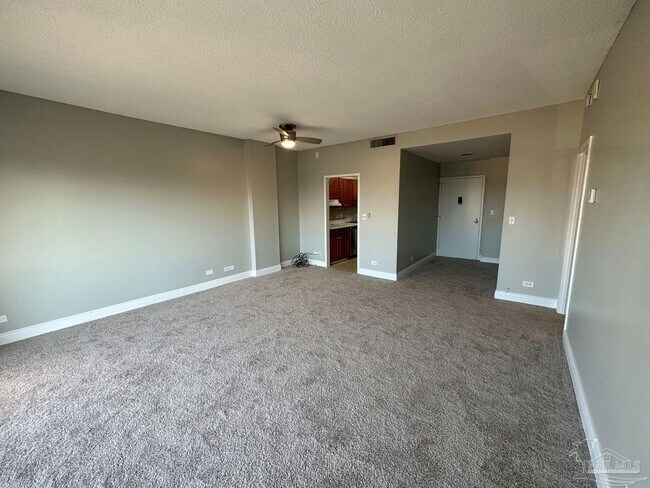 Foto del edificio - 825 Bayshore Dr