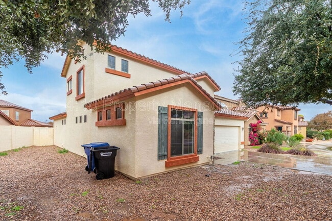 Building Photo - 2644 E Chester Dr