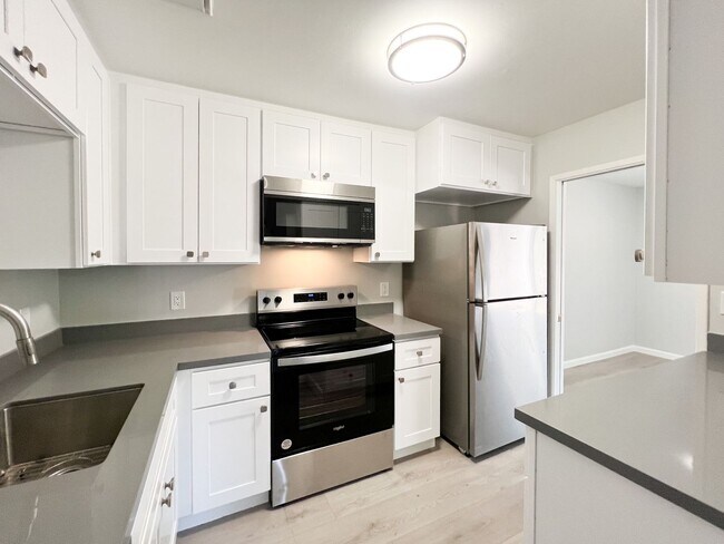 Foto del edificio - Beautifully Renovated Two Bedroom Napa Tow...