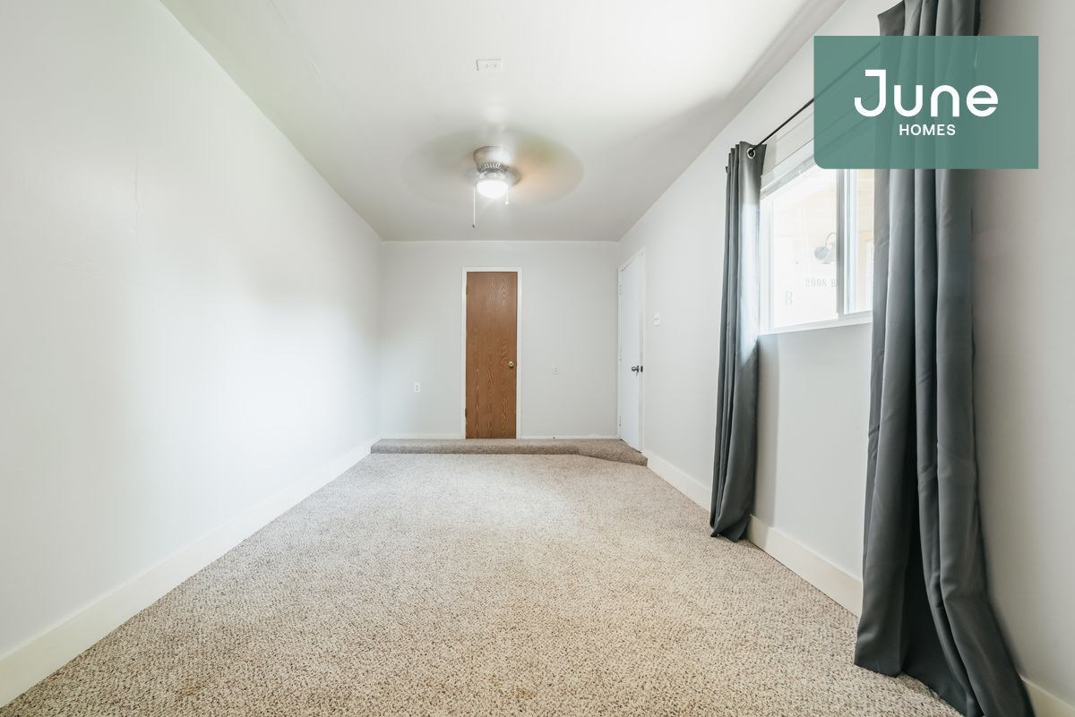 Primary Photo - ROOM ONLY in 3-bed/2.5-bath Home