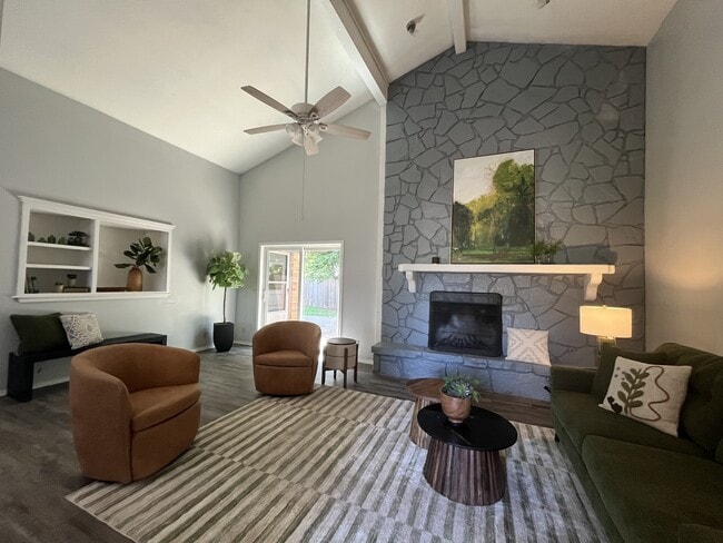 Foto del edificio - 4802 N Britton Dr