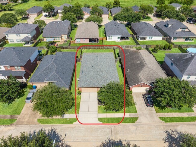 Building Photo - 4014 Pinecrest Hollow