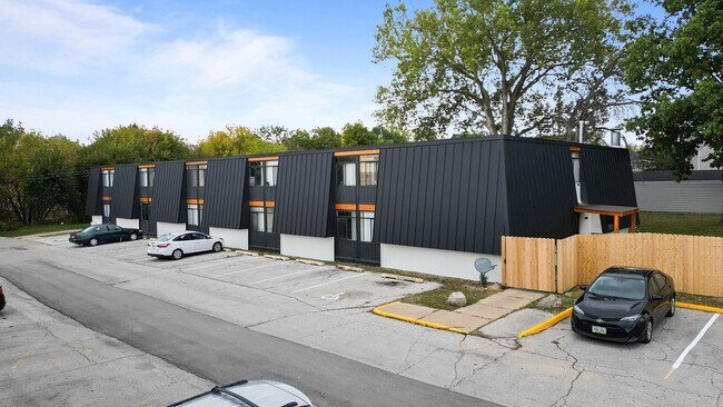 Foto del edificio - Urban Heights Apartments