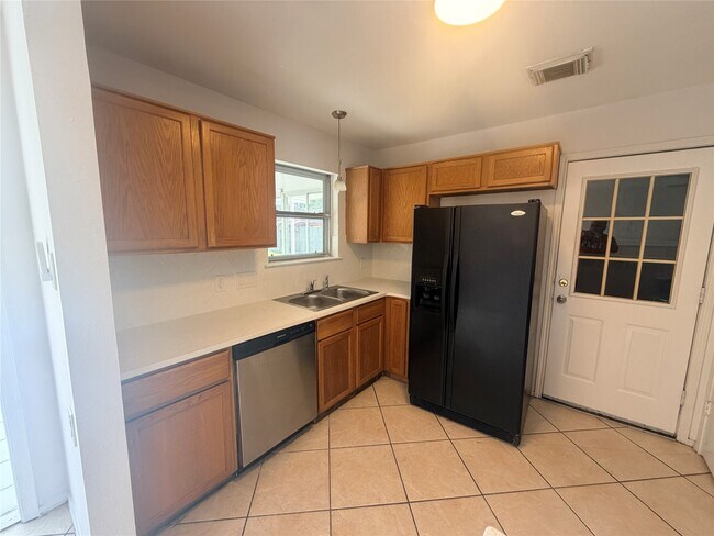 Foto del edificio - 14014 Long Shadow Dr