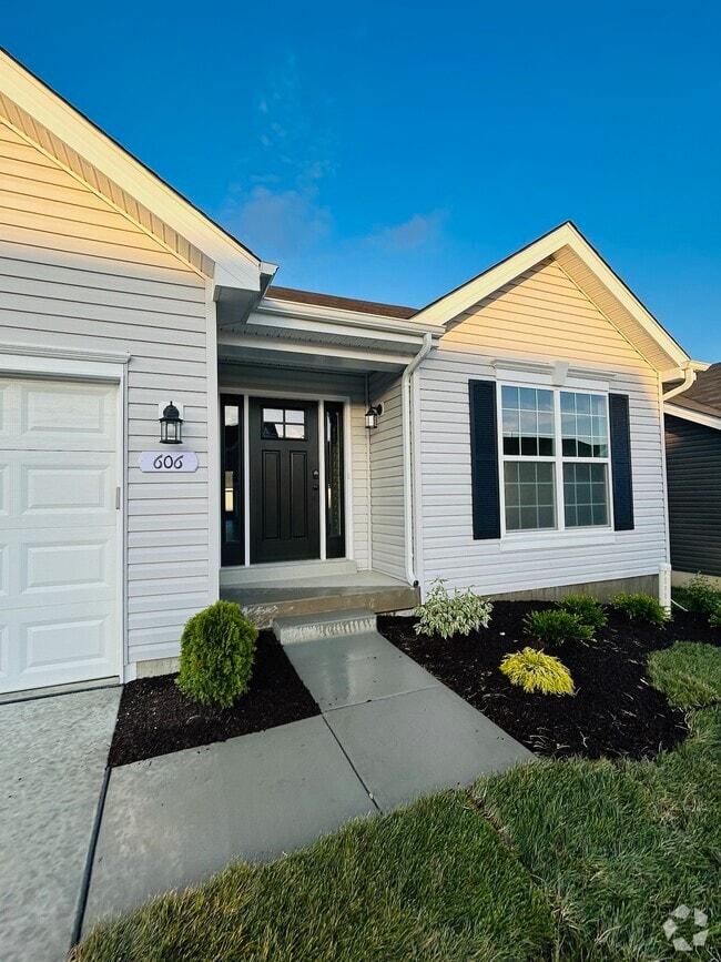 Building Photo - 606 Allegiance Dr