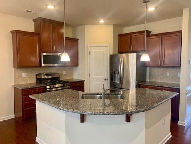 Building Photo - 520 Panorama View Loop, Cary- Bev Roberts ...