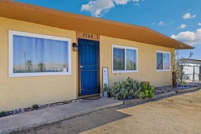 Foto del edificio - 5768 Halsey Ave
