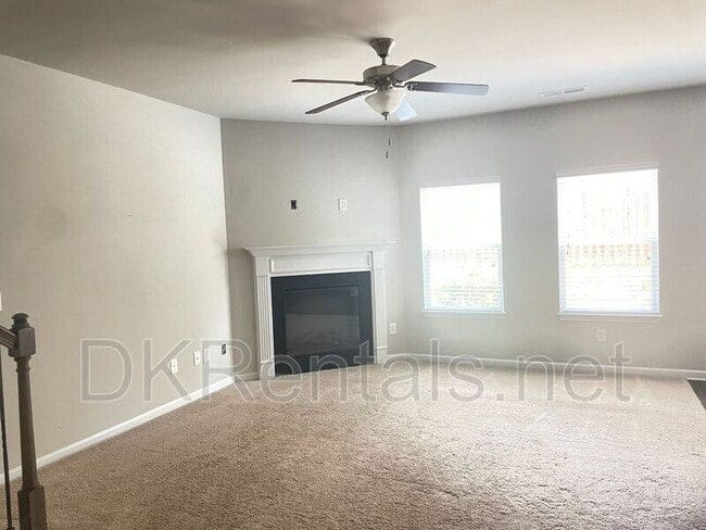 Foto del edificio - 2666 Pointcrest Way