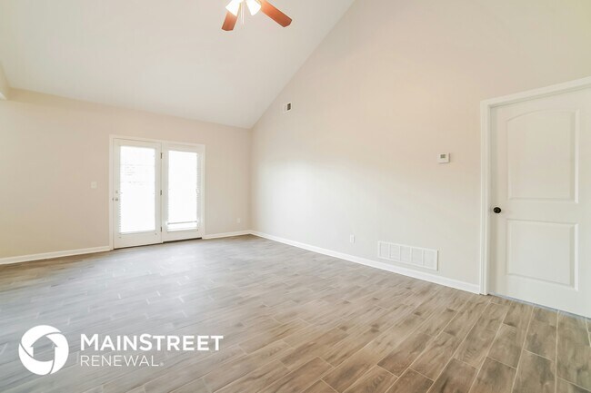 Foto del edificio - 4290 Carroll Dr