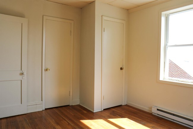 Foto del edificio - 671 Highland Way