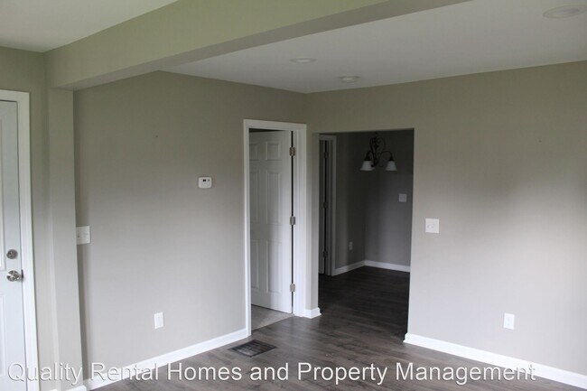 Building Photo - 3 br, 1 bath House - 2089 Brady Ave
