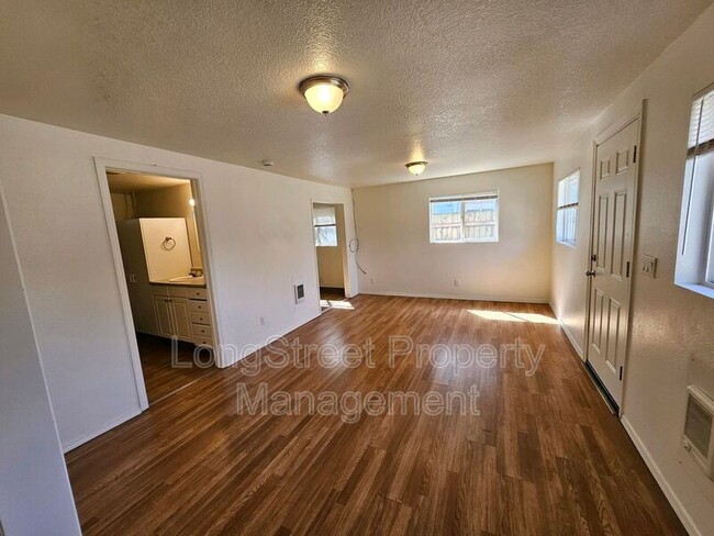 Foto del edificio - 4553 NE 105th Ave