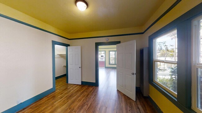 Building Photo - 258 Oakland Ave