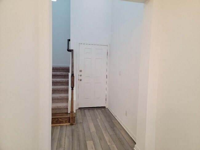 Building Photo - 3201 College Park Dr