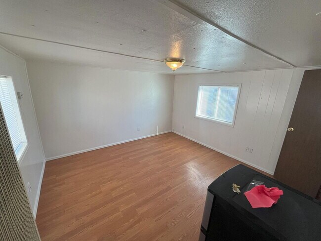 Foto del edificio - 1303 N College Ave