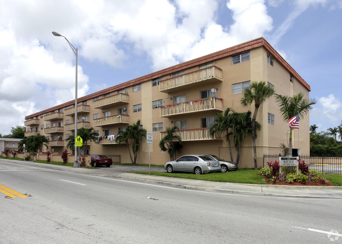 Building Photo - Royal King Apartments