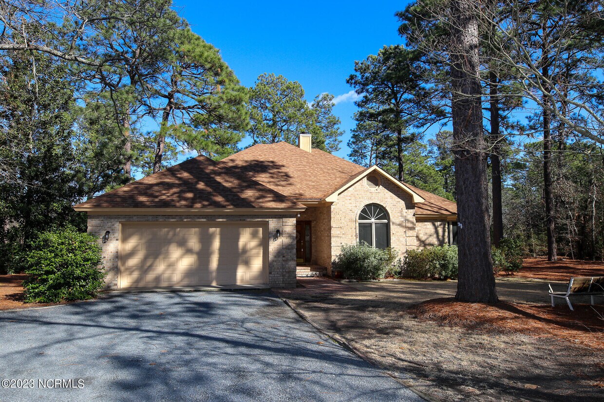 6 Montclair Ct, Pinehurst, NC 28374 House Rental in Pinehurst, NC