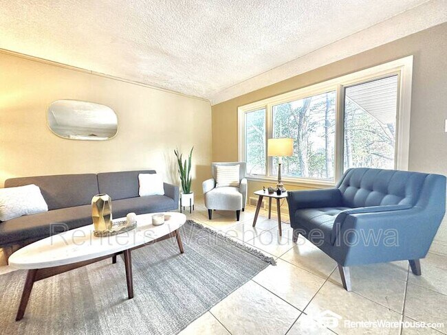 Foto del edificio - 3006 Fleur Dr