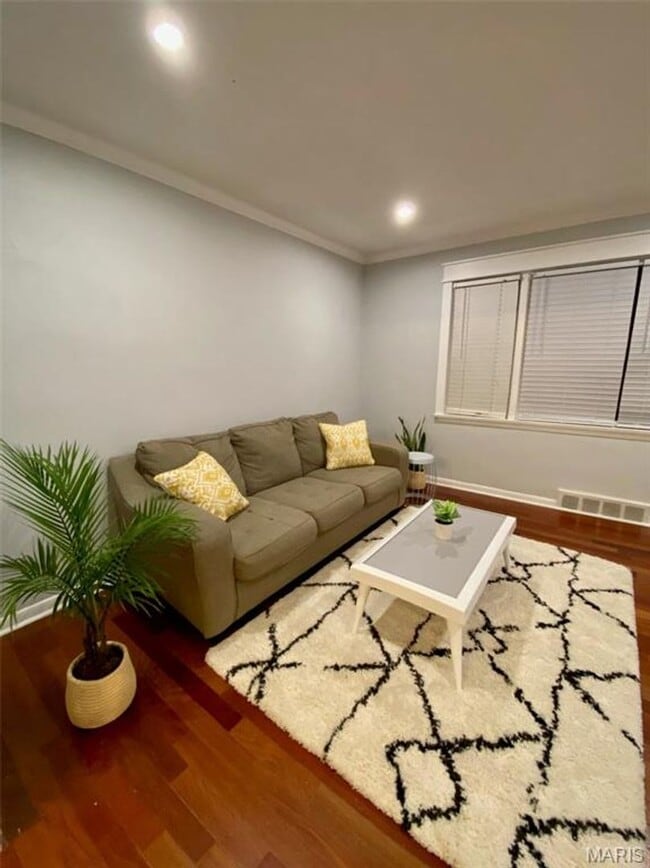 Building Photo - 1516 Yale Ave