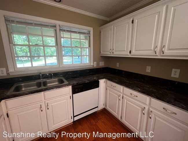 Building Photo - 3 br, 2 bath House - 103 DAWN CT