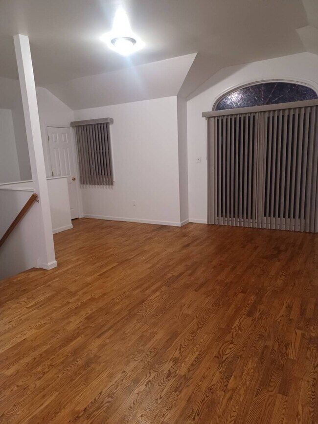 Building Photo - 1-55 78th St