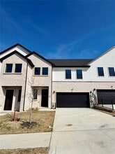 Building Photo - 2382 Usman Dr