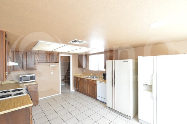 Building Photo - 1807 N Cheri Lynn Dr