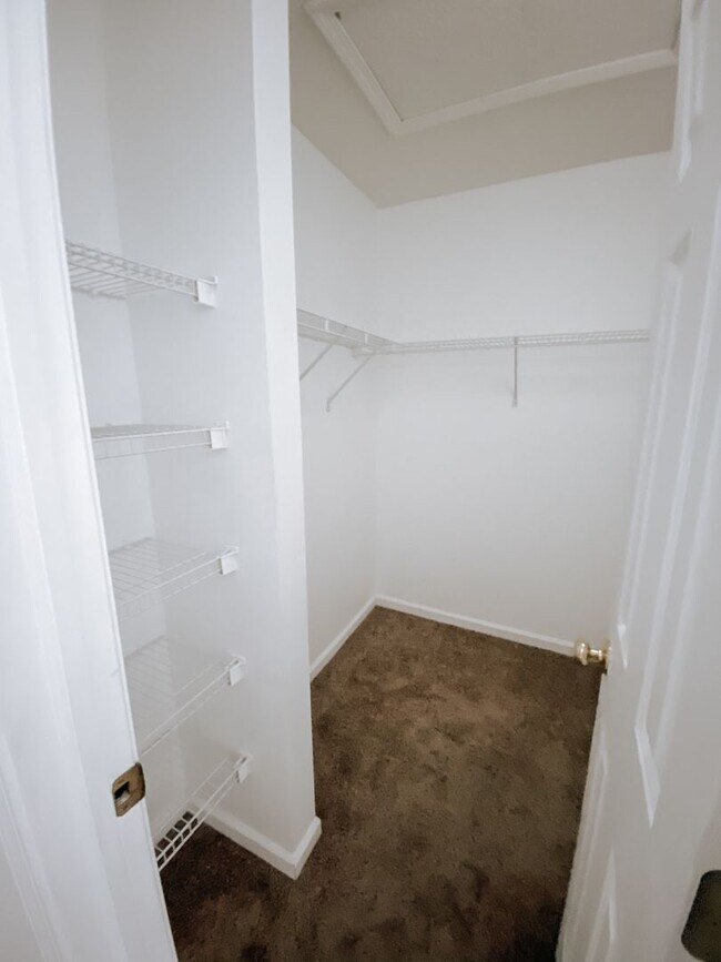 Foto del edificio - Three Bedroom Duplex