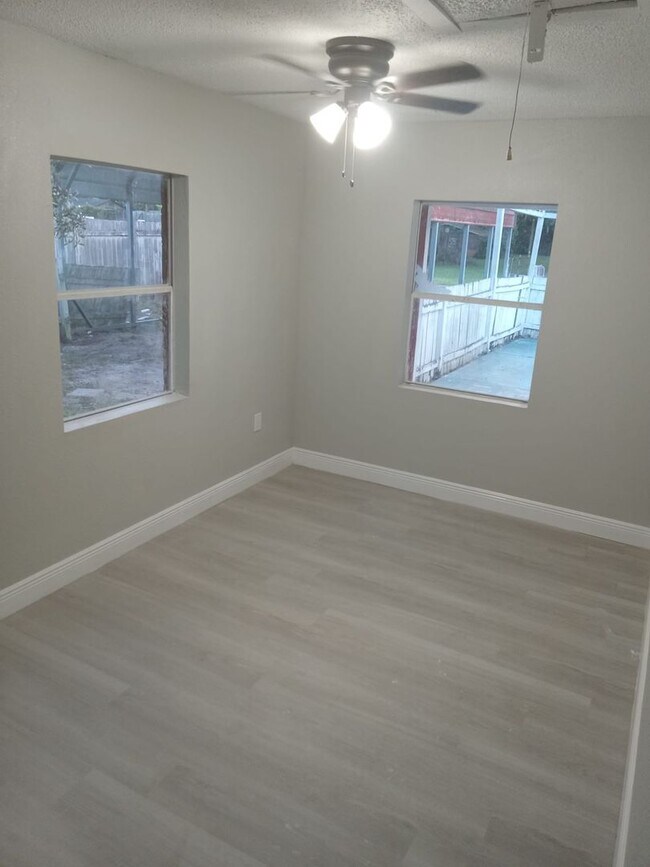 Foto del edificio - Charming Renovated 2-Bedroom Home for Rent...