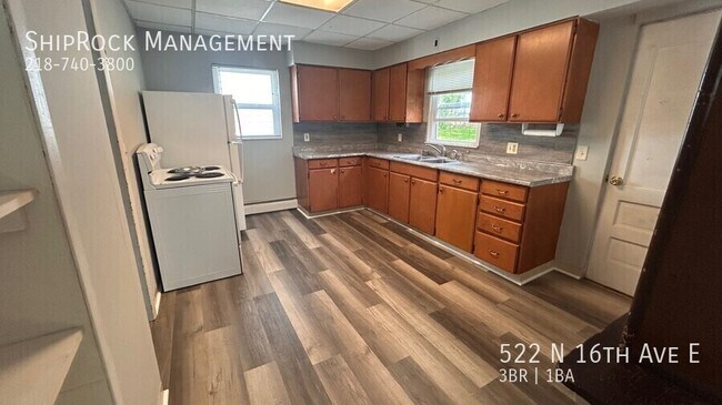 Foto del edificio - 522 N 16th Ave E