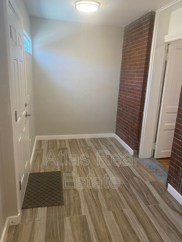 Foto del edificio - 1066 N Clarkson St