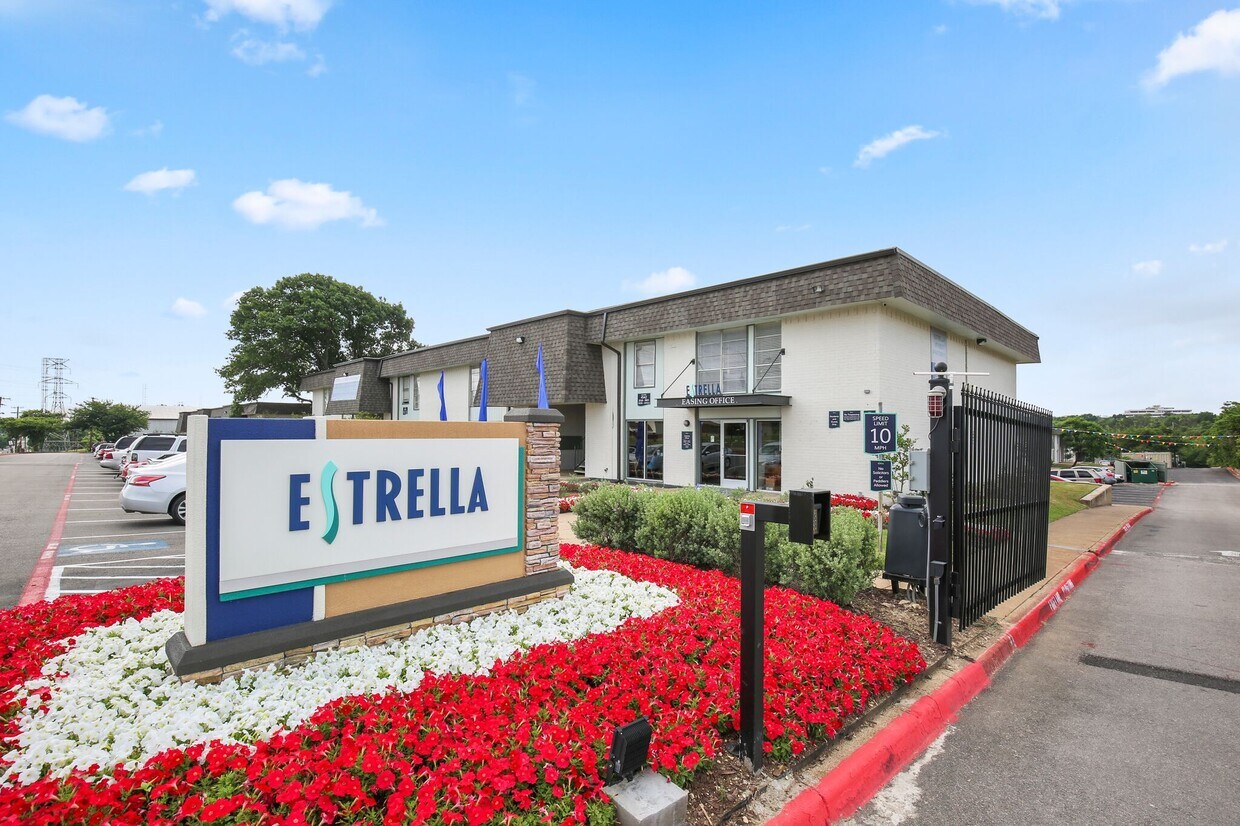 Estrella at Kiest Apartments 4542 W Kiest Blvd Dallas, TX