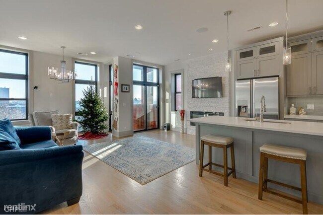 Building Photo - 4226 S Ellis Ave