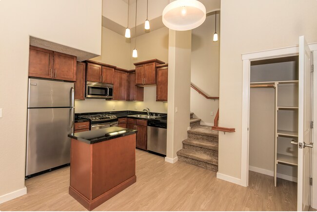 Kitchen - 611 Adora Cir