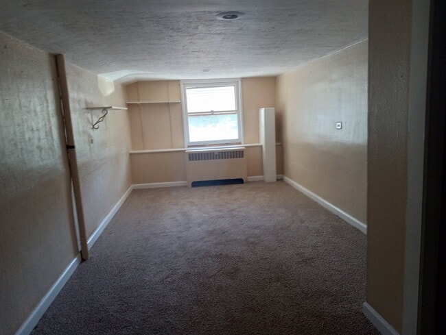 Building Photo - Spacious 3-Bedroom Home for Rent in Mount Morris!