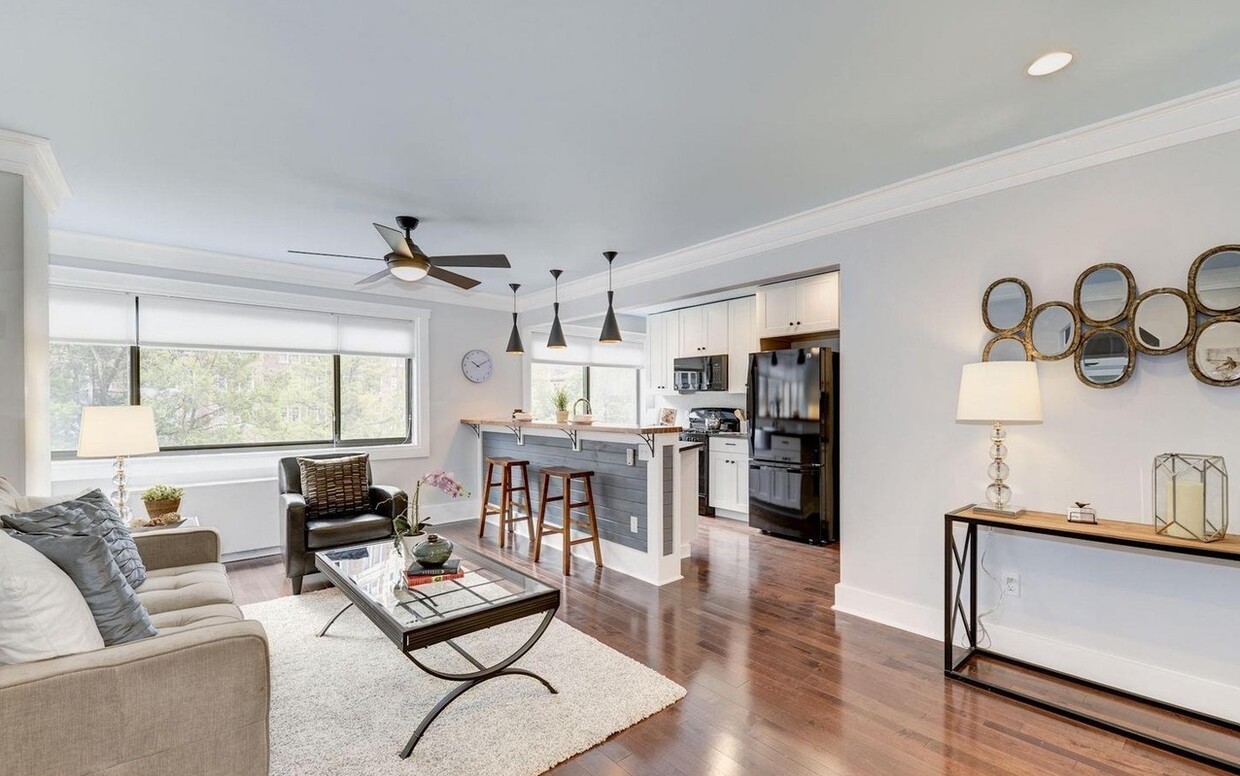 Foto principal - 3701 Connecticut Ave NW