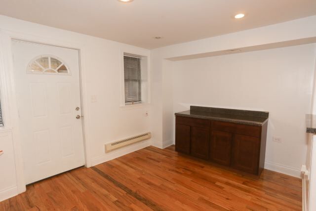 Foto del edificio - 1120 W Oakdale Ave