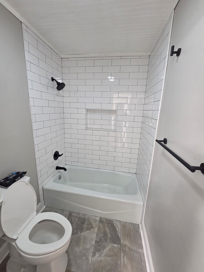 Building Photo - 12233 Park Lawn Ave