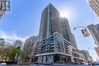 Building Photo - 98 Lillian St