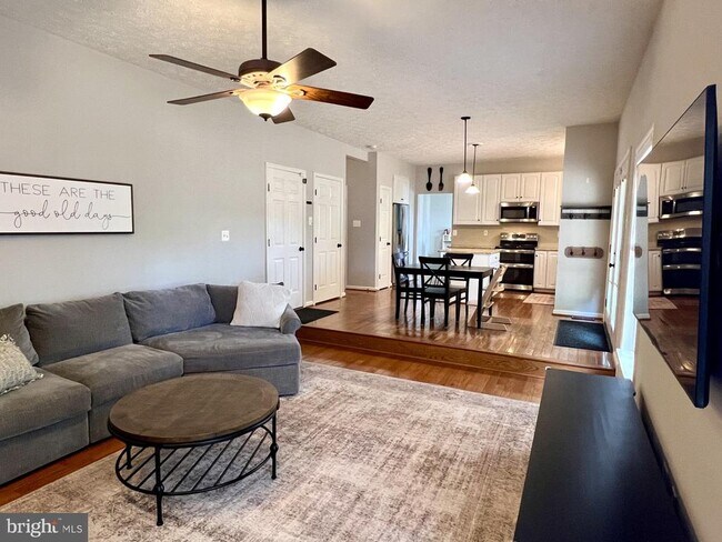 Building Photo - 300 Powdersby Rd