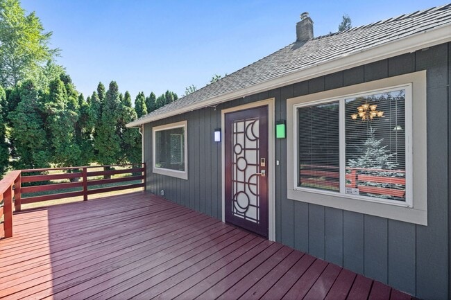 Building Photo - 1421 N 32nd St