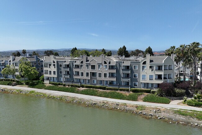 Foto del edificio - Lakeshore Landing
