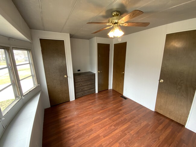 Building Photo - 272 Covert Dr