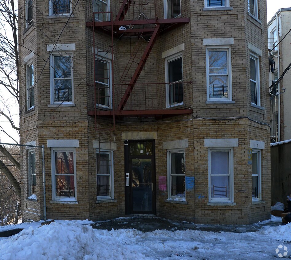 10 Mooney Pl, Yonkers, NY 10701 Apartments in Yonkers, NY