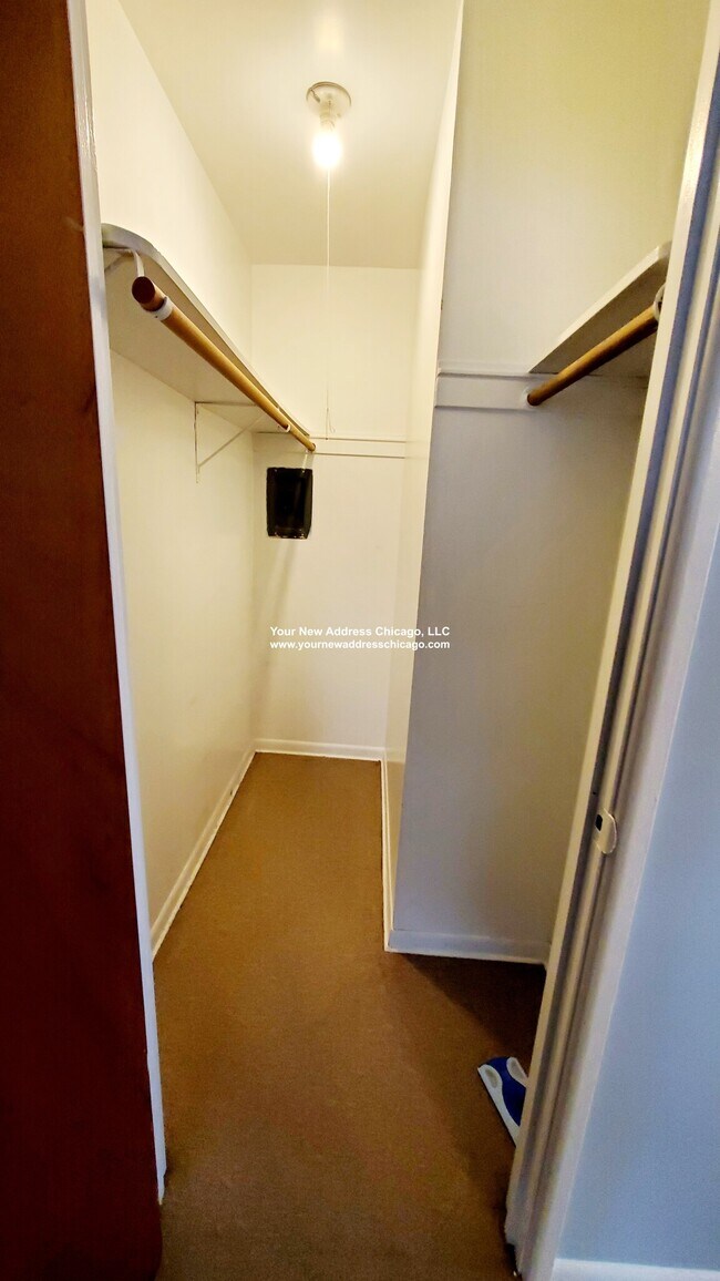 Foto del edificio - 9244 Seymour Ave