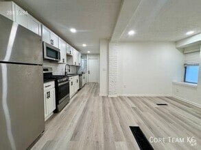 Building Photo - 1413 W 39th St