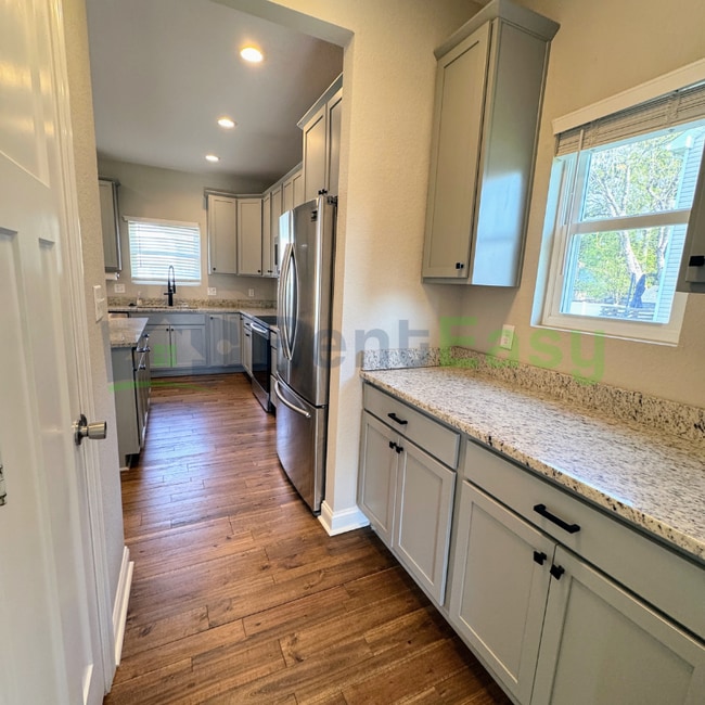 Building Photo - 3400 Freemason Dr